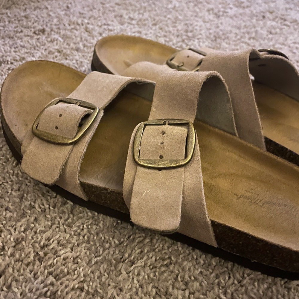 Sandals - Picture 2 of 3